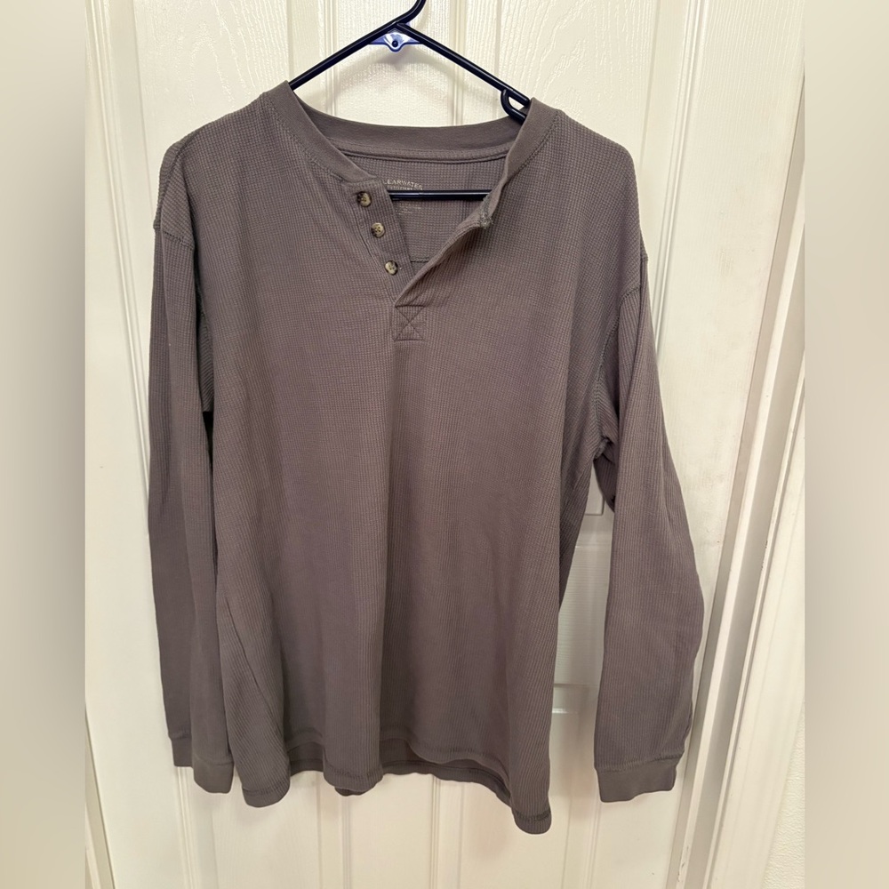 Clearwater Men's Gray Henley Shirt Size Large